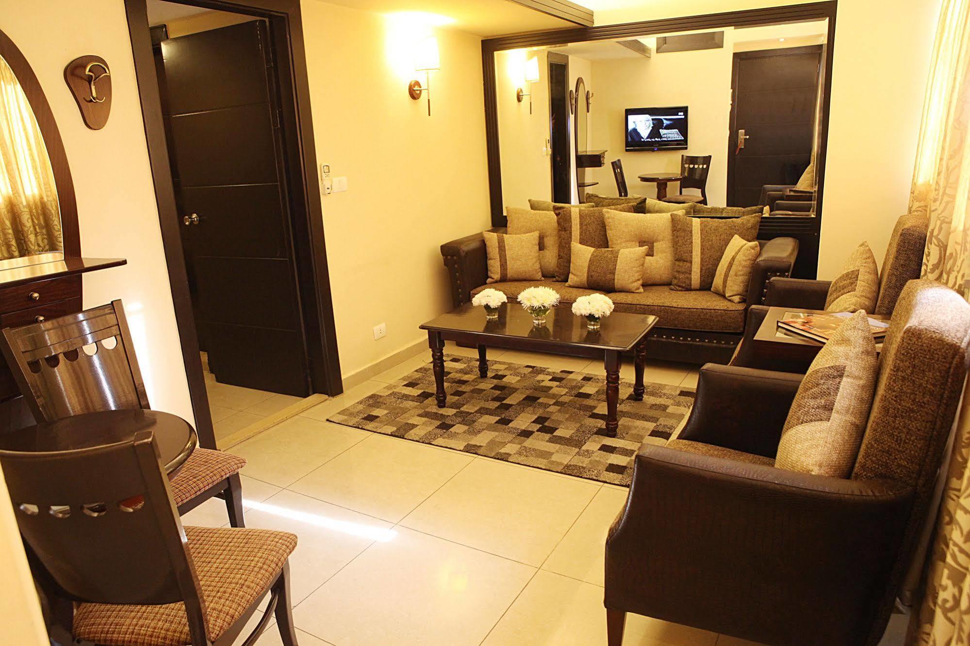 Mozart Hotel Beirute Exterior foto